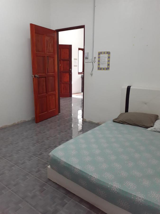 Homestay Idaman Di Kuala Terengganu Dengan 2 Bilik Aircond - Harga Utk 1 Rumah Exterior photo
