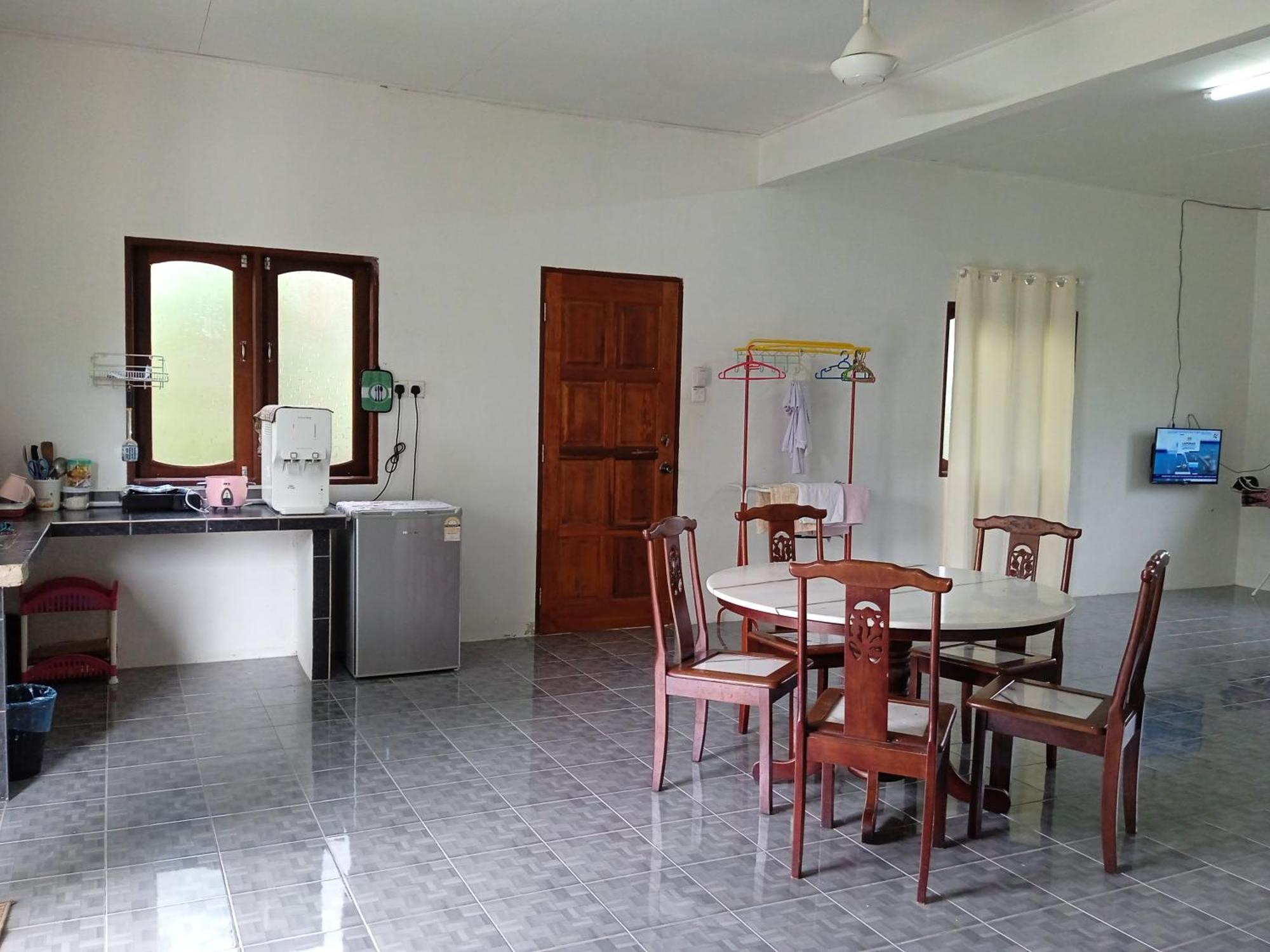 Homestay Idaman Di Kuala Terengganu Dengan 2 Bilik Aircond - Harga Utk 1 Rumah Exterior photo