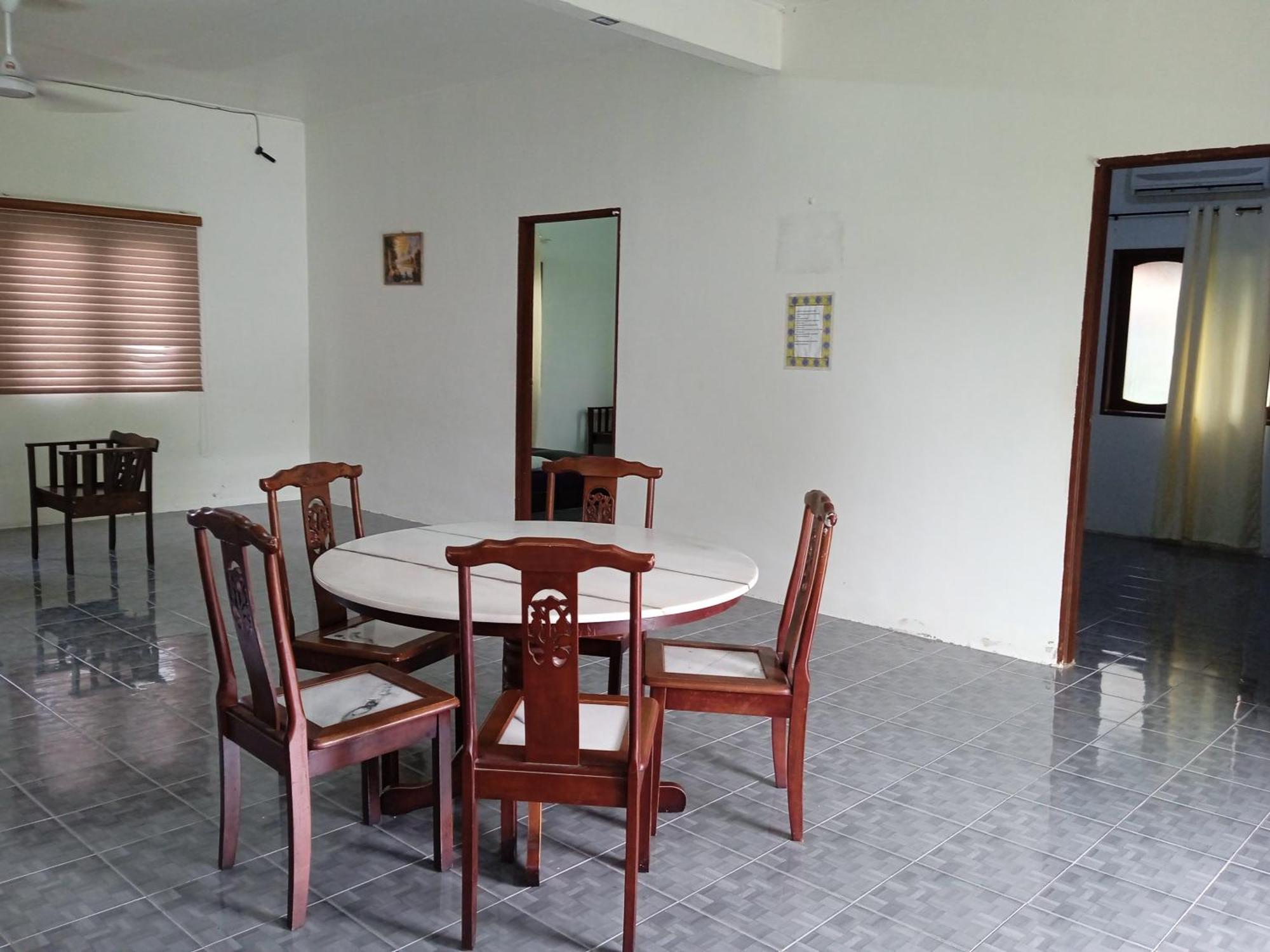 Homestay Idaman Di Kuala Terengganu Dengan 2 Bilik Aircond - Harga Utk 1 Rumah Exterior photo