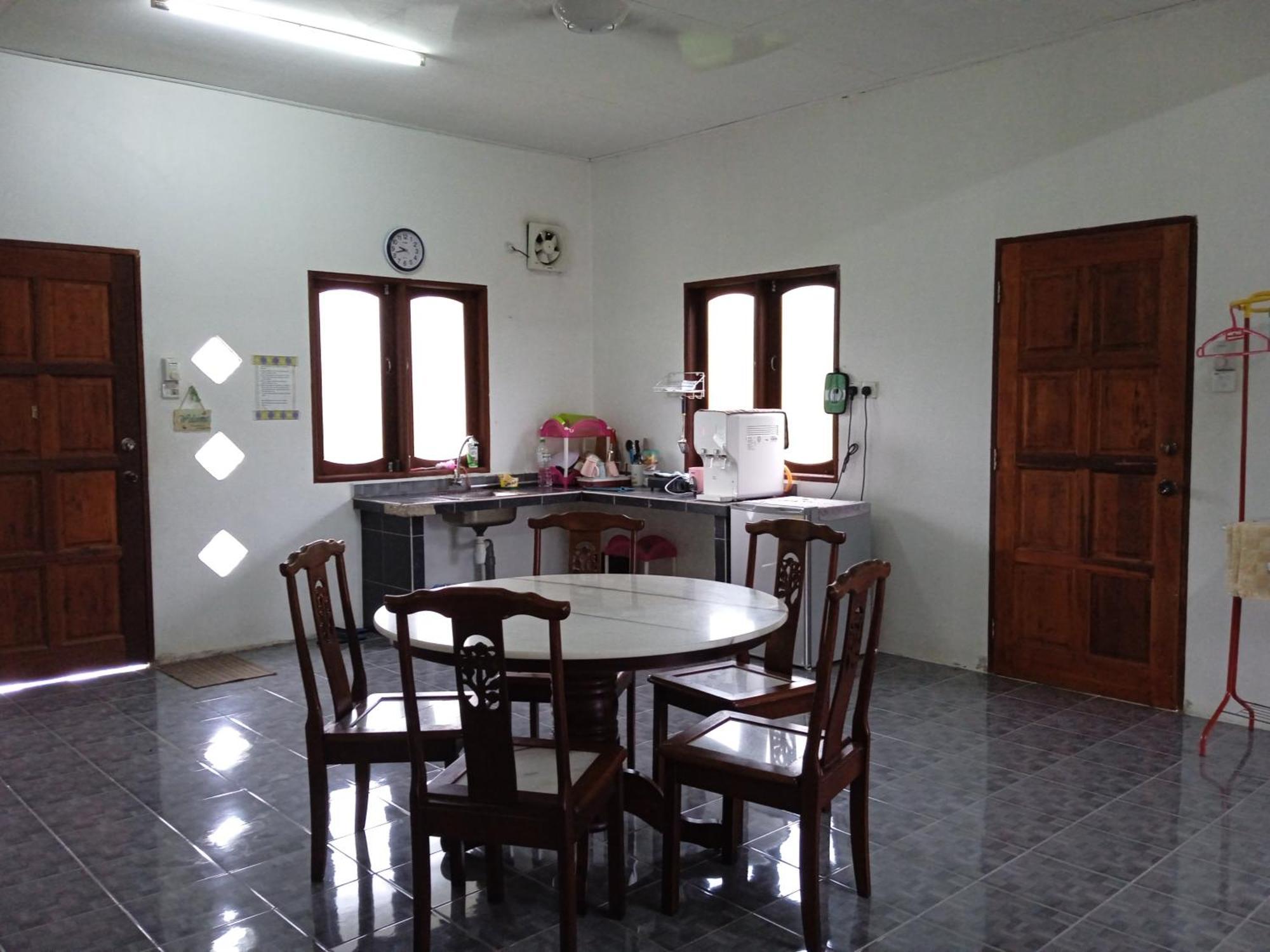 Homestay Idaman Di Kuala Terengganu Dengan 2 Bilik Aircond - Harga Utk 1 Rumah Exterior photo